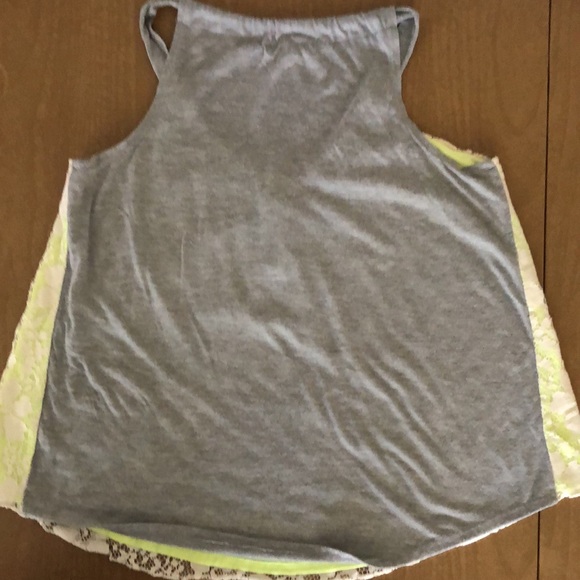 Bundle two tank tops navy and gray, green, white, gray. - Picture 6 of 6